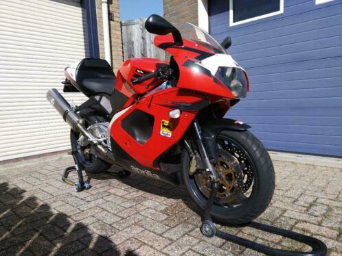 Aprilia RSV Mille 1000 - 2002 - roodzwartwit - zeer netjes