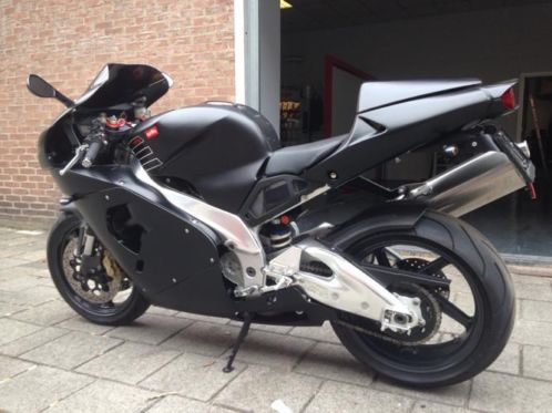 Aprilia rsv mille 1000 r mat zwart carbon...