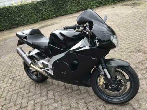 Aprilia RSV mille. Tuono