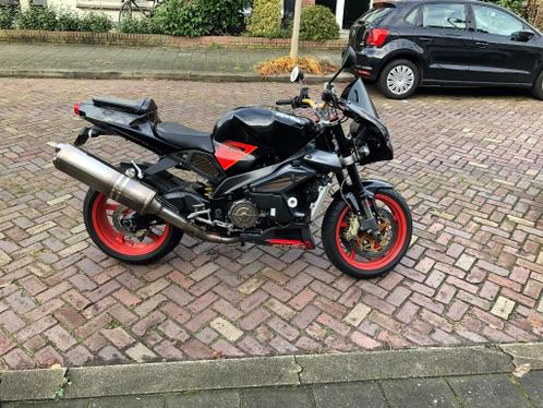 Aprilia RSV1000 Tuono 2005