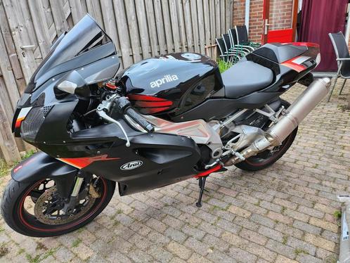 Aprilia rsv1000r