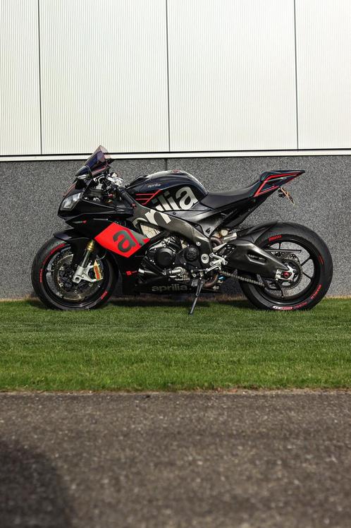 Aprilia rsv4 r