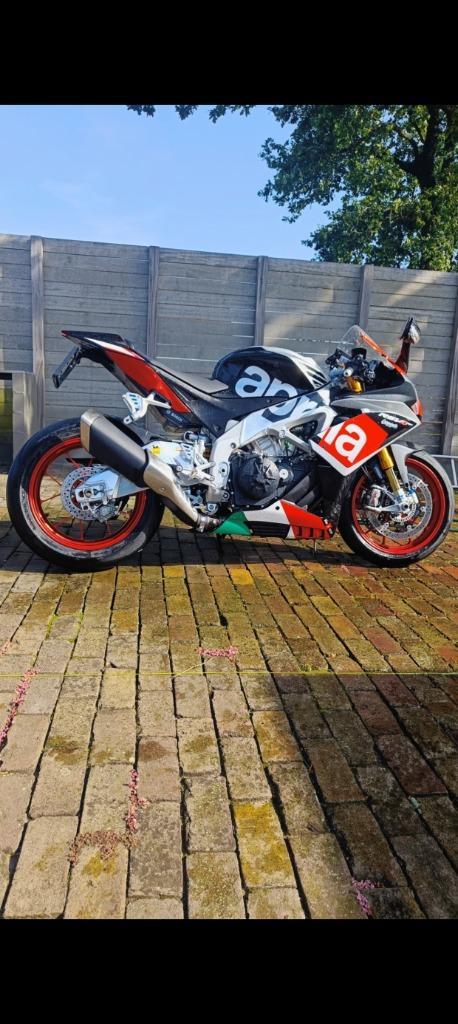 Aprilia RSV4 RF (2015)