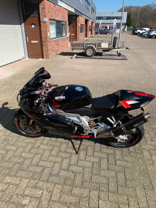 Aprilia RVS 1000 R