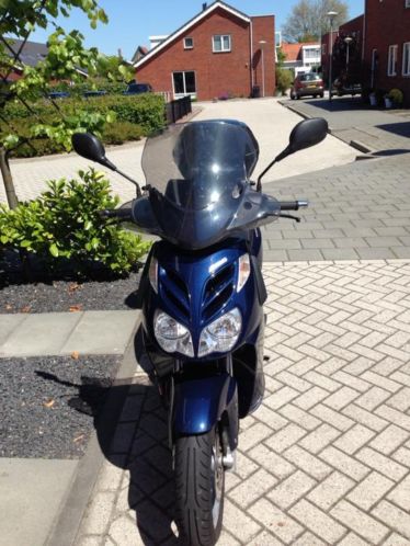  Aprilia Sport Cube Piaggio 300cc bj2009 ( Motor scooter )