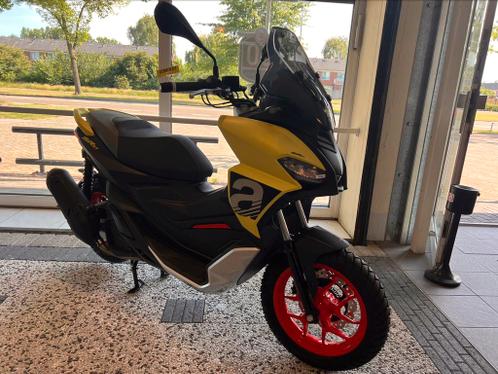 Aprilia SR GT 200  1700KM