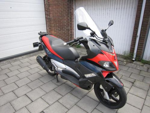 Aprilia SR Max 300 ie  Gilera Nexus 300 ie