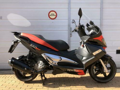 Aprilia SR MAX 300 motor scooter