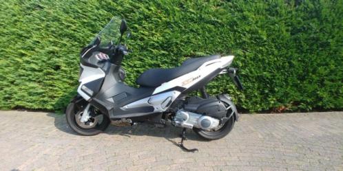 Aprilia SR Max 300 motorscooter in nieuwstaat