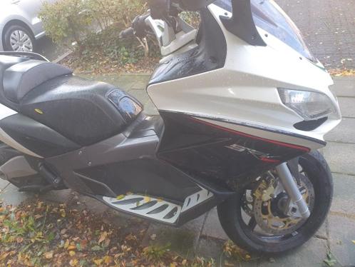 Aprilia srv 850
