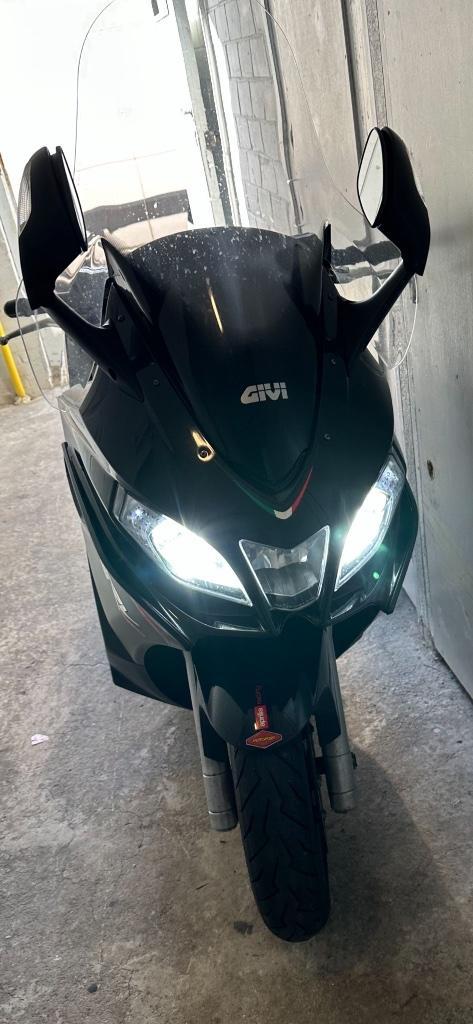 Aprilia SRV 850