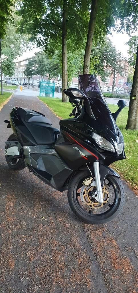 Aprilia SRV850 2012