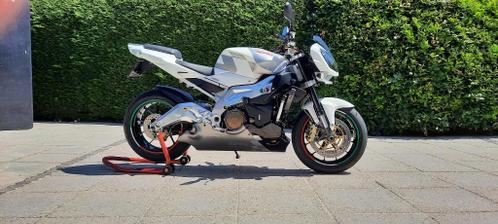 Aprilia Tuono 1000 RR, met slechts 9879 km.