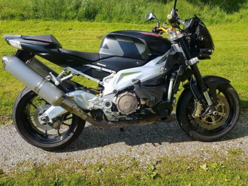 aprilia tuono 1000r 2009 34.500km met lichte glijschade.