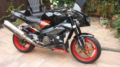 Aprilia Tuono R weinig kilometers en in zeer goede staat