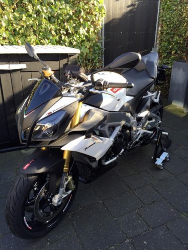 Aprilia Tuono V4 R APRC ZwartWit 2014 300 km Nieuw  V 4 R