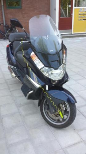 Aprilla motorscooter 500 CC 