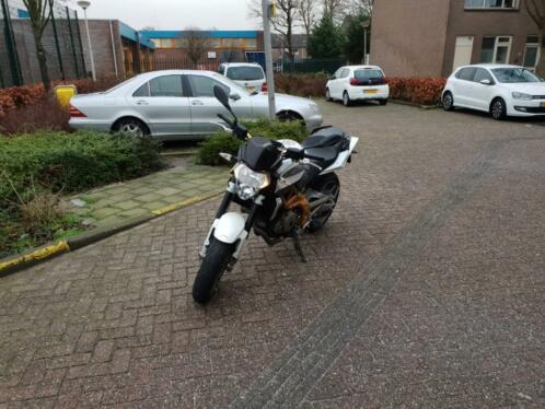 aprilla shiver 750 met maar 9500 km 