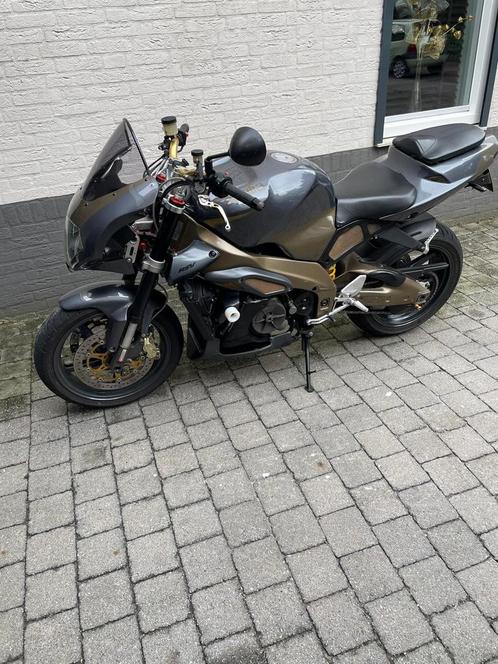 Aprillia Tuono V2