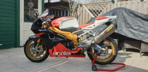 Aprllia RSV 1000R Factory