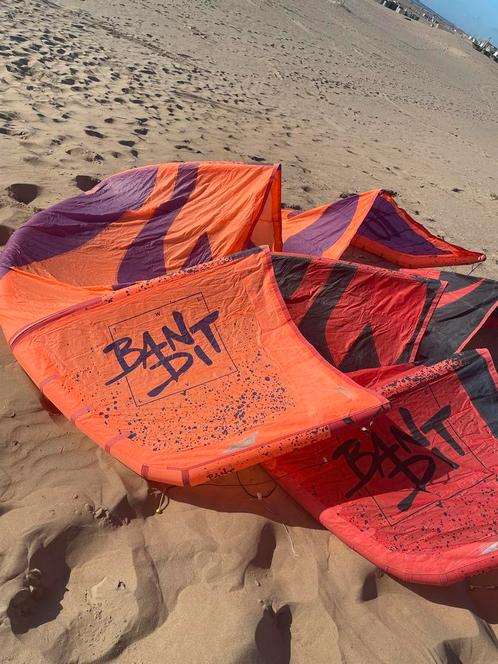 Assen of Adam Set F-One Bandit kites 7  10  bar board