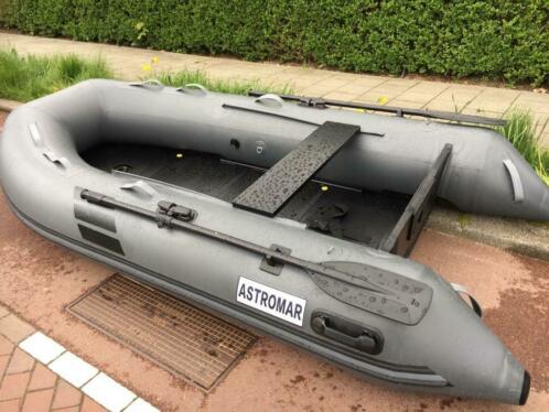 Astromar rubberboot 300 cm lang ply wood vloer voor 795 euro