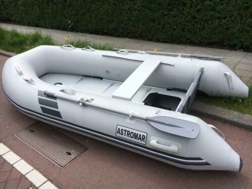 Astromar rubberboot 300 cm lang ply wood vloer voor 795 euro