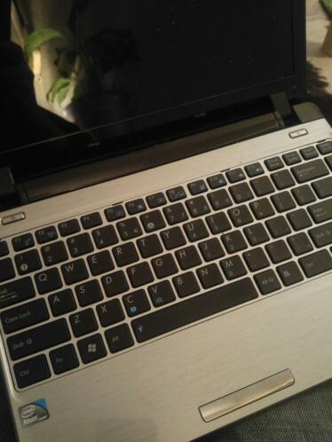 Asus Eee pc 12.1034