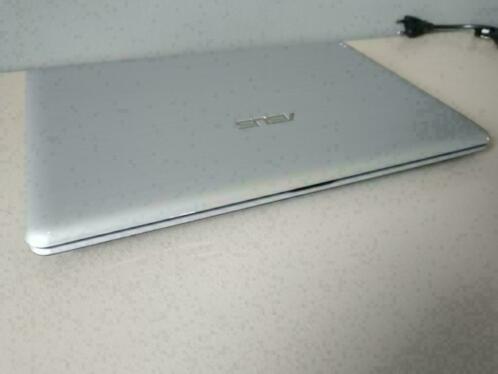 Asus Eee PC 1215B-SIV128M