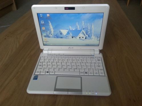Asus Eee PC 901 mini laptop met Windows 7 en MS Office 2010