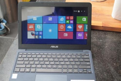 ASUS EeeBook X205TA Mini laptop