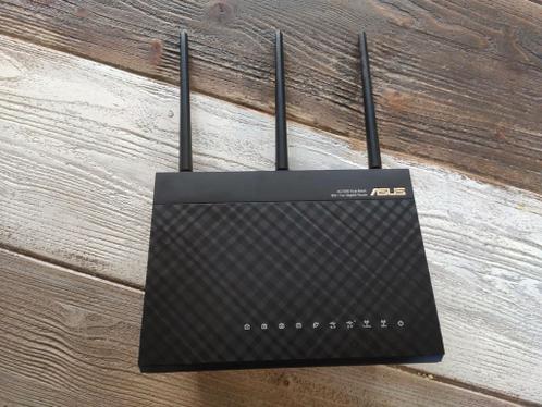 Asus RT-AC68U top wifi router