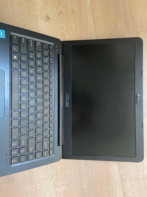 ASUS Vivobook E402N