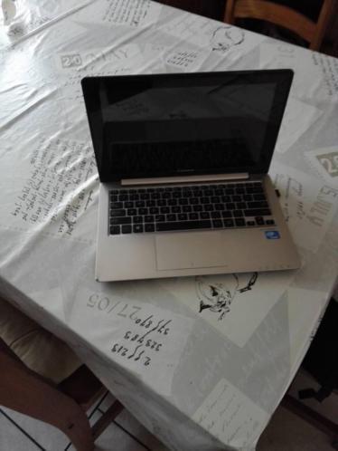 Asus VivoBook X202E mini laptop