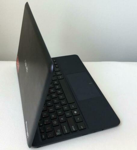 Asus X205TA 11.6 inch laptop 980 gram  8 uur  quad core