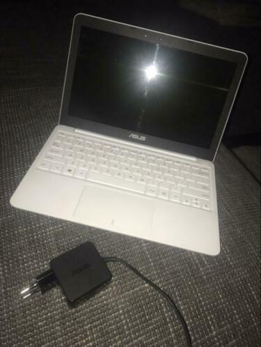 Asus X205TA notebook incl. originele opladerdoos te koop
