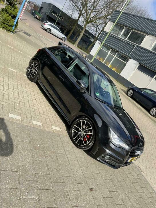 Audi A1 1.6 TDI 77KW SB 2012 Zwart