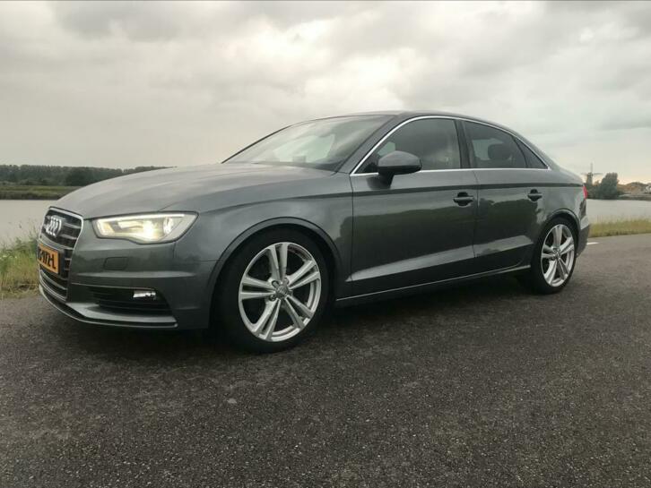 Audi A3 1.4 Tfsi COD Sedan S-tronic 2013 Grijs Xenon,Led