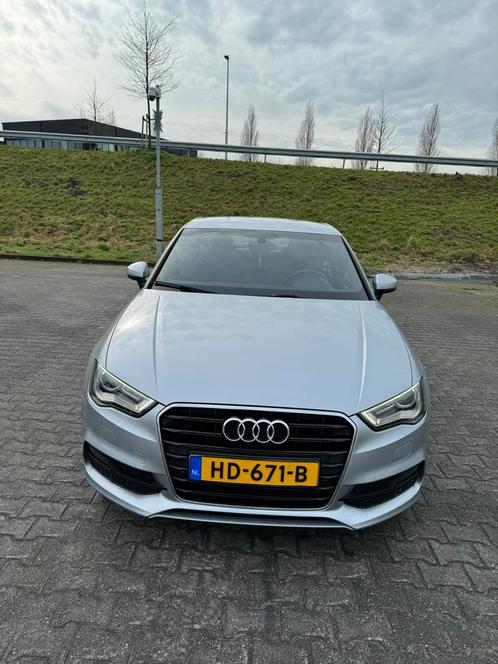 Audi A3 1.4TFSI 110KW COD Sedan S-tr 2015 Grijs