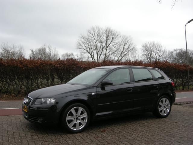 Audi A3 1.6 FSI Attraction