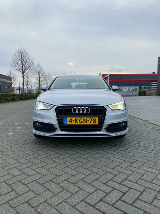 Audi A3 1.6 TDI 77KW Sportback S-Line 2013 Grijs