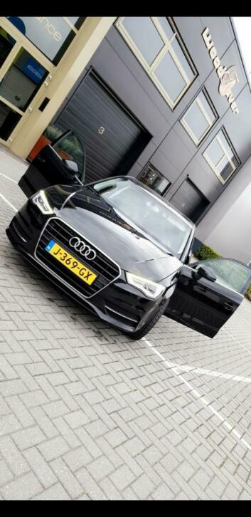 Audi A3 1.6 TDI Sportback S-tronic 2015 Zwart 2 jaar garanti