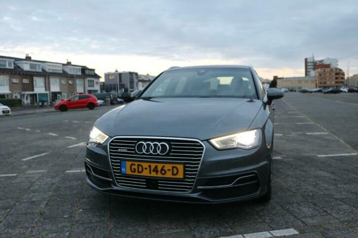 Audi A3 S-Line 1.4 Tfsi E-tron Sportback S-tr 2015 Grijs