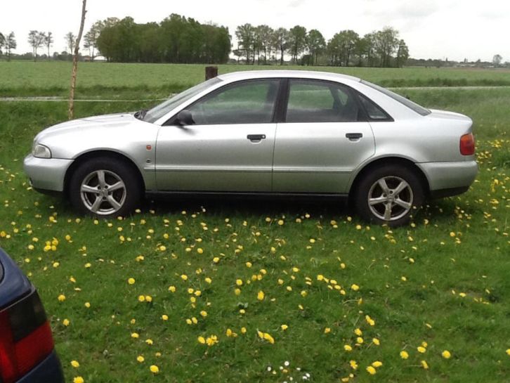 Audi A4 1.6 74KW 1996 Grijs