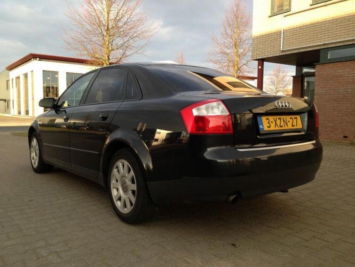 Audi A4 1.6  Zwart  Distr.Riem net vervangen Ond.Historie
