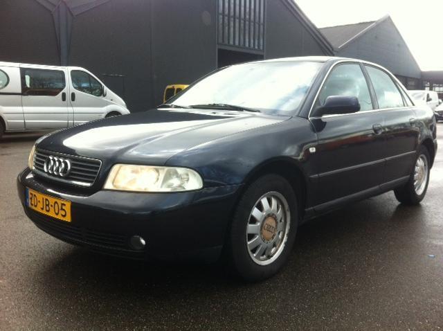 Audi A4 1.8 20V 92KW 1999 Blauw LPG Clima Boekjes  sleutels