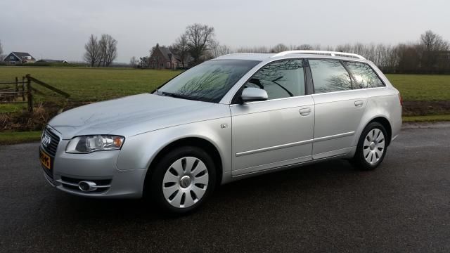 Audi A4 1.9 TDI Pro Line, groot navigatie ,pdc, 2e eigenaar