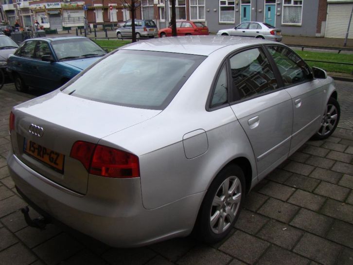 Audi A4 2.0 96KW 2005 Grijs