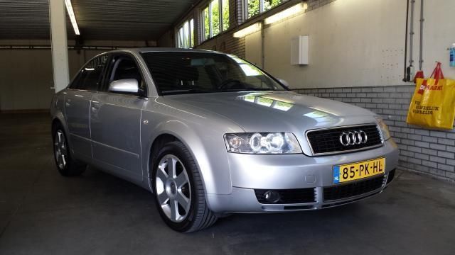 Audi A4 2.0 FSI Pro Line MT