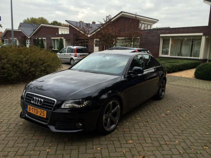 Audi A4 2.0 TDI 105KW Multitronic 2009 Zwart Full option